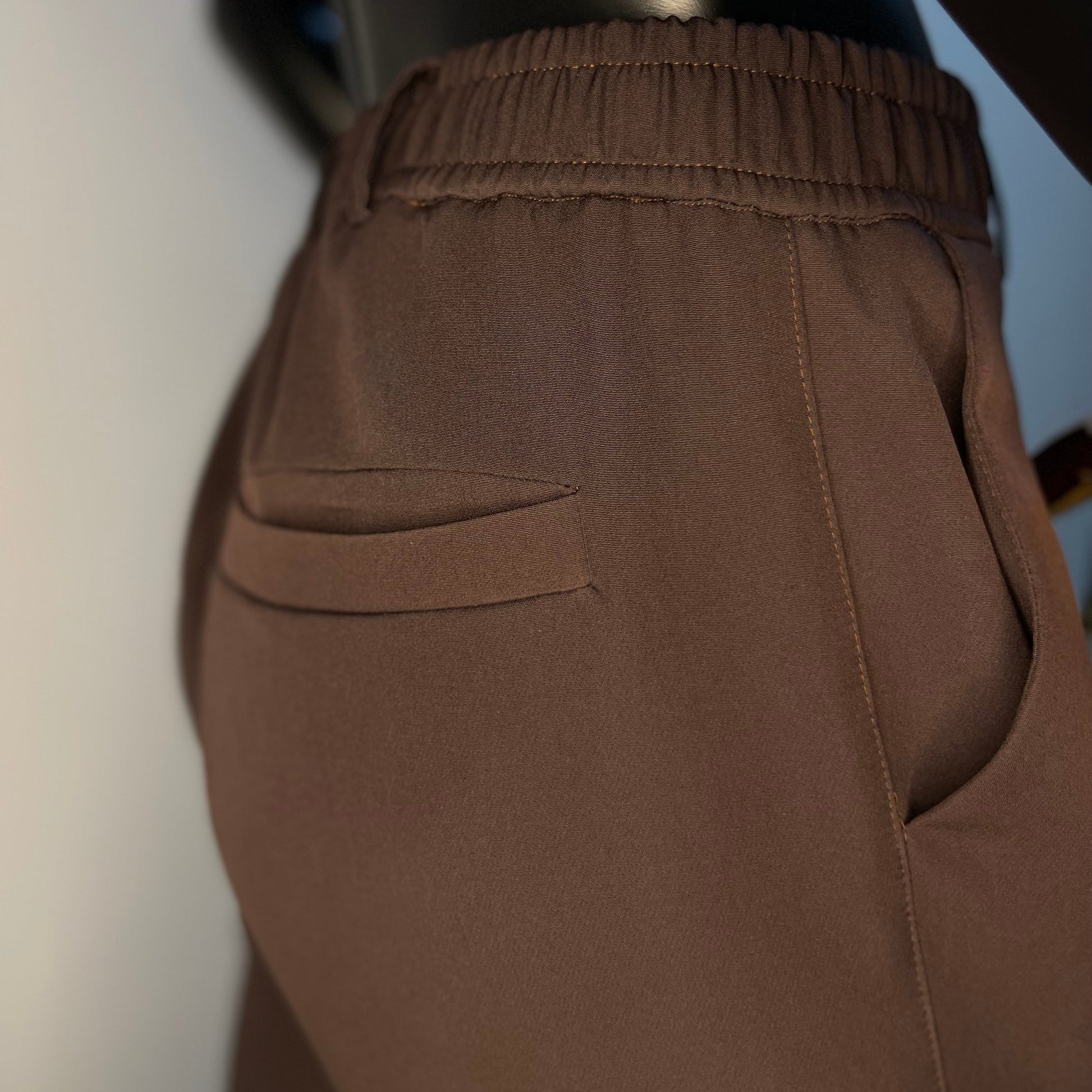 Pantalon Crêpe Carla Marron